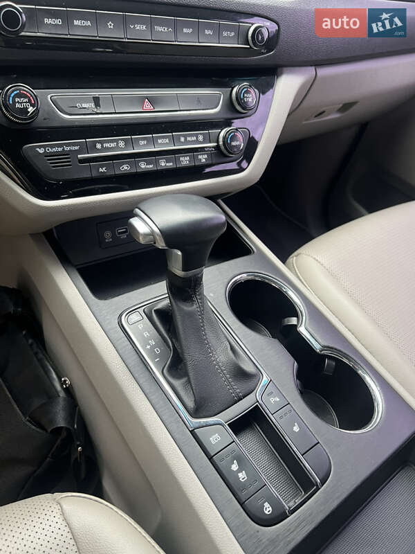 Мінівен Kia Carnival 2019 в Одесі