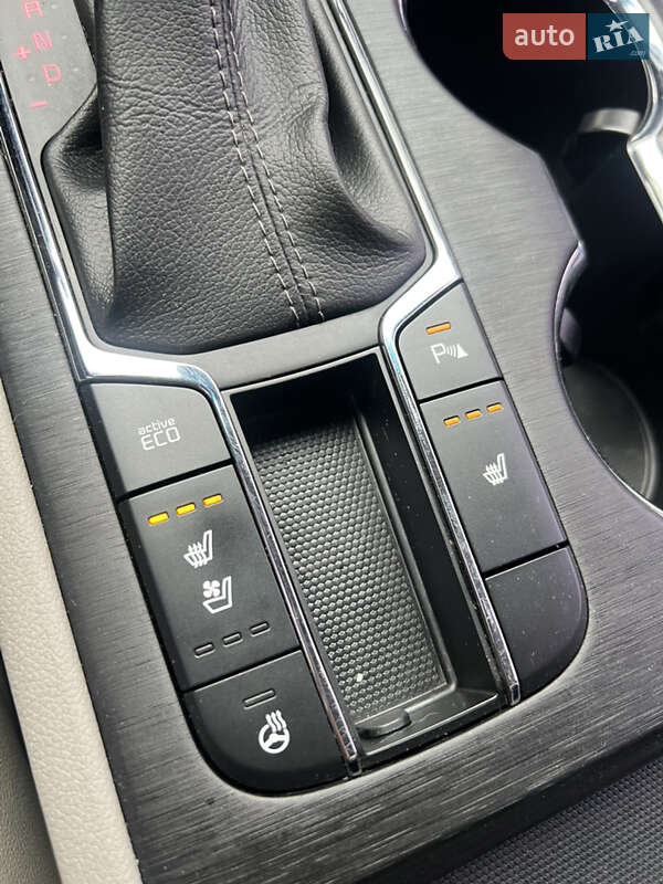 Мінівен Kia Carnival 2019 в Одесі