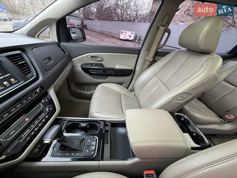 Минивэн Kia Carnival 2016 в Киеве фото 27 Минивэн Kia Carnival 2016 в Киеве