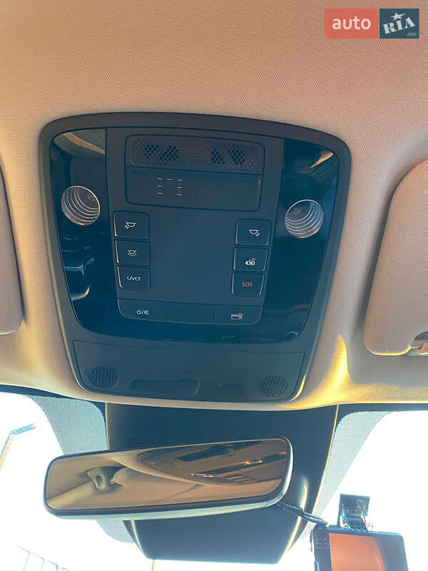 Мінівен Kia Carnival 2021 в Рівному