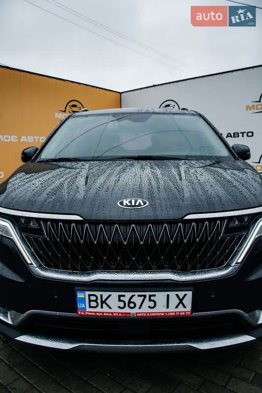 Минивэн Kia Carnival 2021 в Ровно