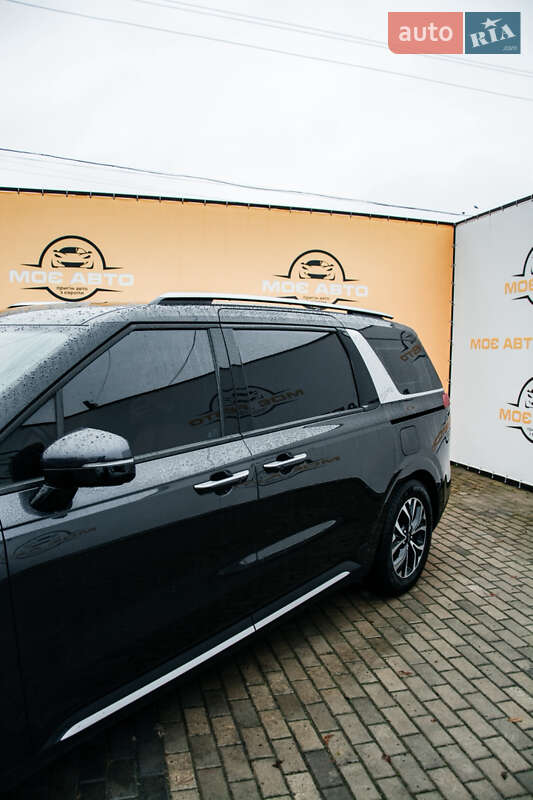 Минивэн Kia Carnival 2021 в Ровно