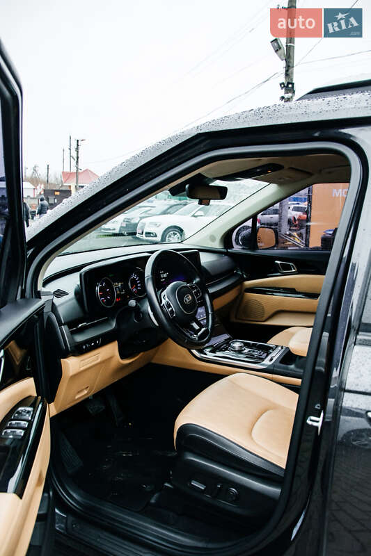 Минивэн Kia Carnival 2021 в Ровно