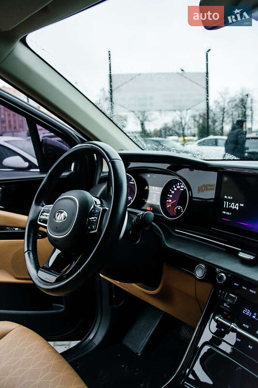 Минивэн Kia Carnival 2021 в Ровно