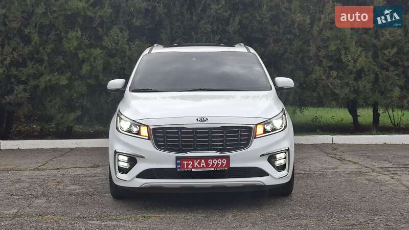 Минивэн Kia Carnival 2019 в Киеве