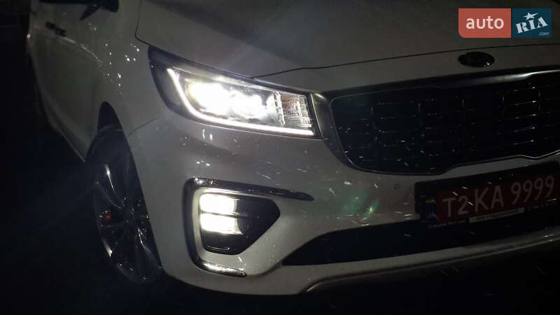 Минивэн Kia Carnival 2019 в Киеве