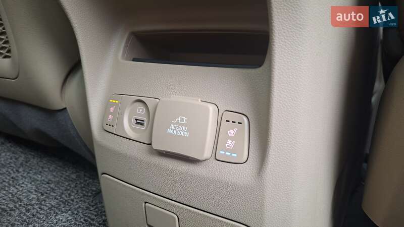 Минивэн Kia Carnival 2019 в Киеве