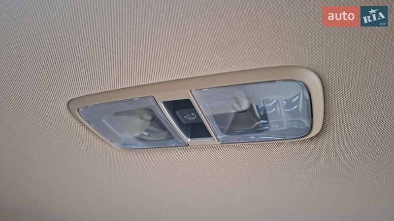 Минивэн Kia Carnival 2019 в Киеве