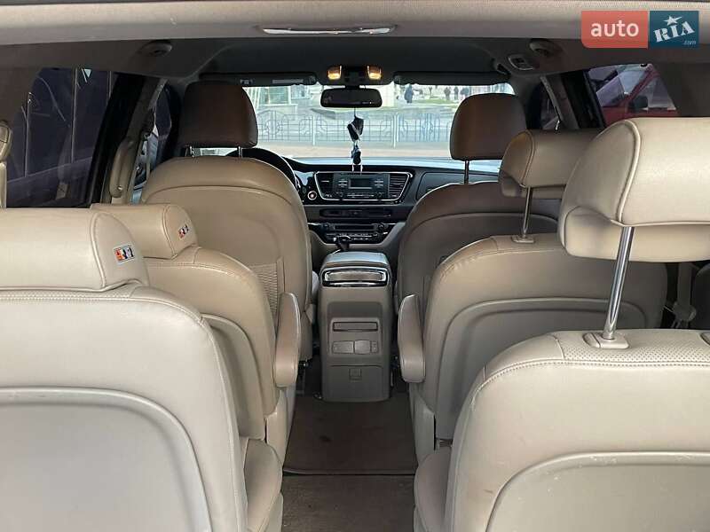 Минивэн Kia Carnival 2014 в Киеве