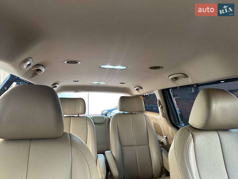 Минивэн Kia Carnival 2017 в Одессе