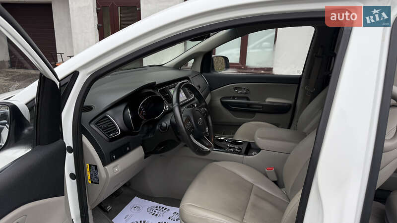 Минивэн Kia Carnival 2018 в Тернополе