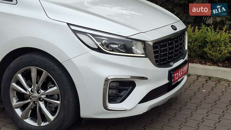 Минивэн Kia Carnival 2019 в Киеве