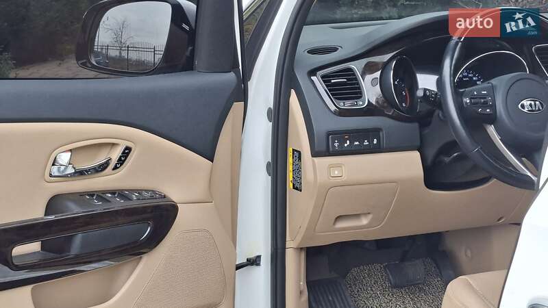 Минивэн Kia Carnival 2019 в Киеве