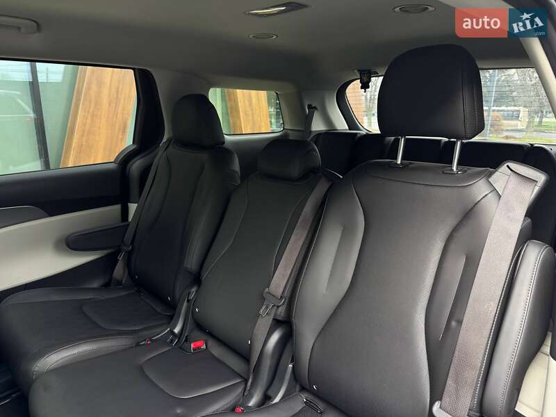 Минивэн Kia Carnival 2023 в Луцке