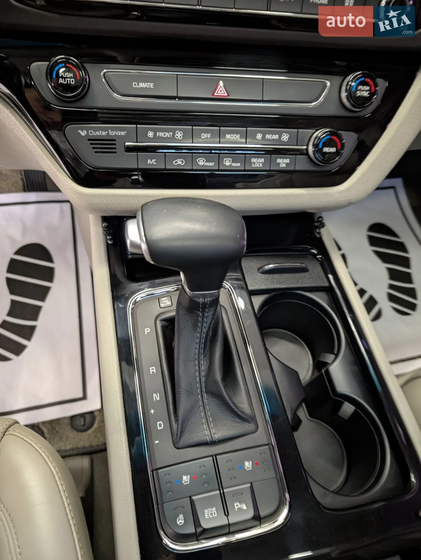 2017 Kia Carnival - мініатюра 30