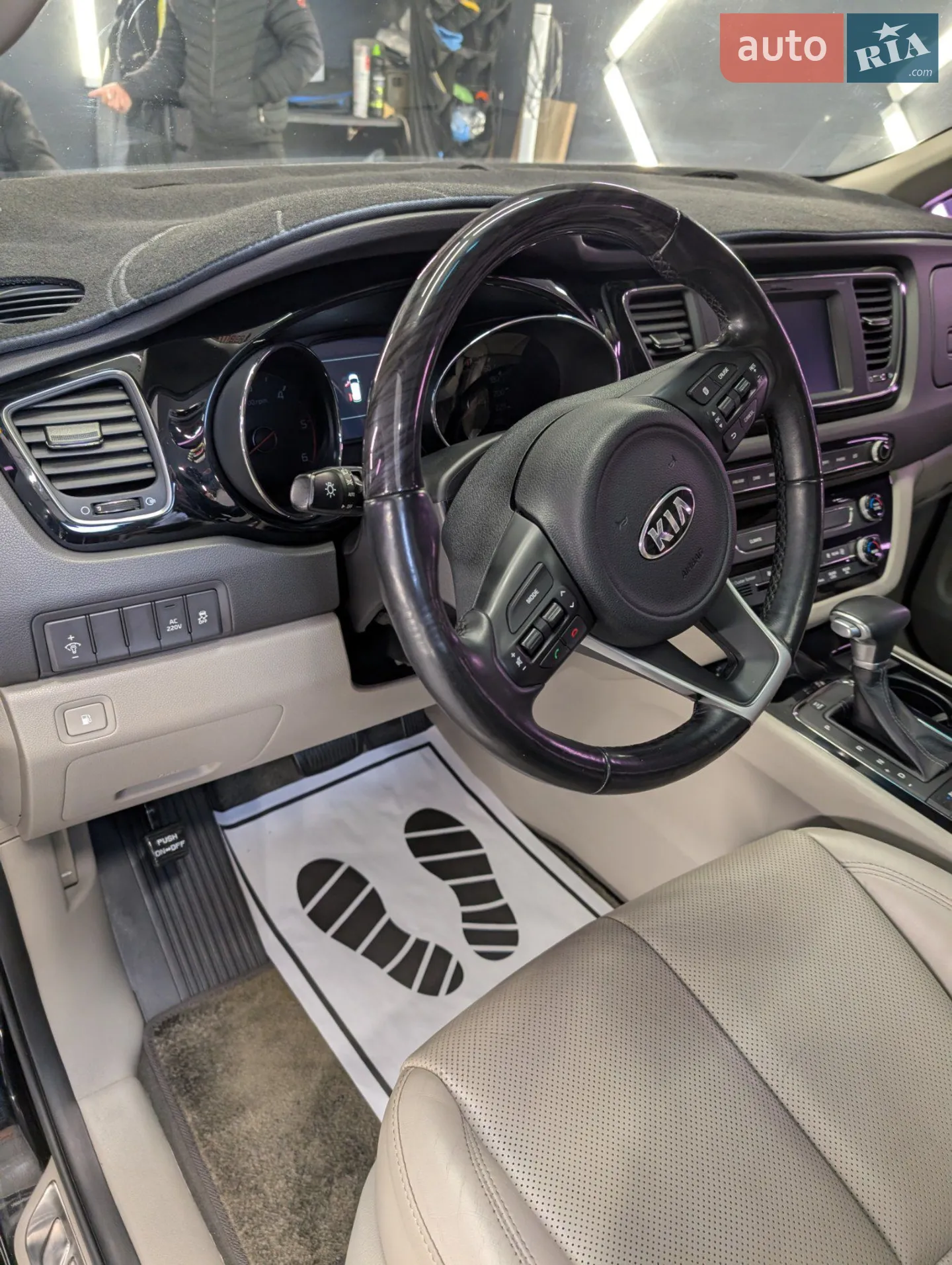 2017 Kia Carnival - мініатюра 32
