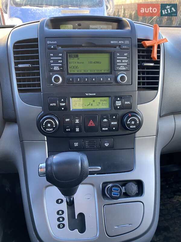 Мінівен Kia Carnival 2012 в Коростені