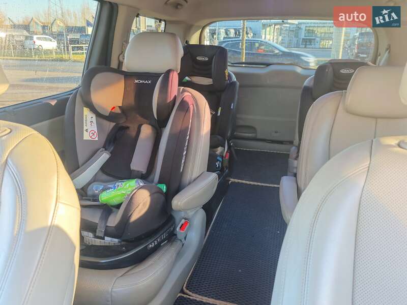 Мінівен Kia Carnival 2015 в Бородянці