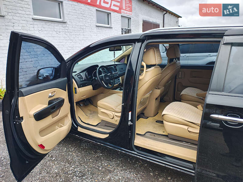 Мінівен Kia Carnival 2016 в Лубнах