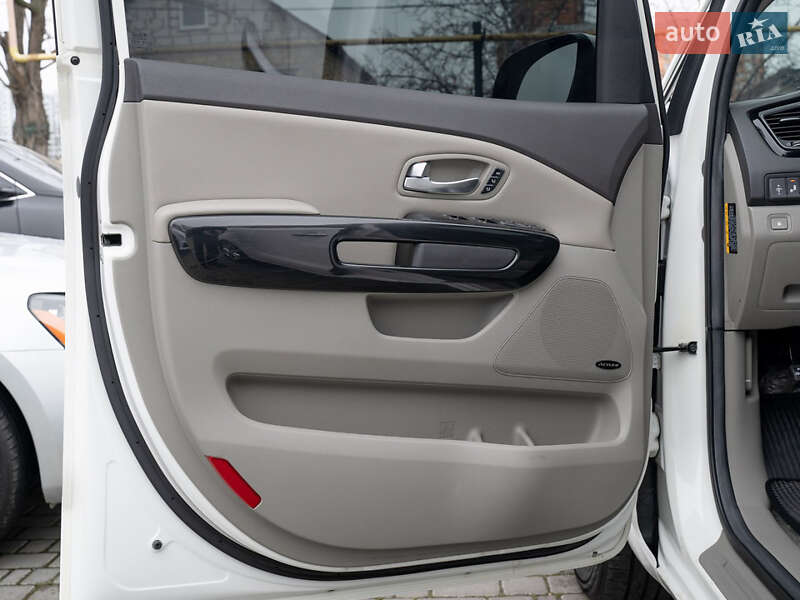 Мінівен Kia Carnival 2014 в Одесі