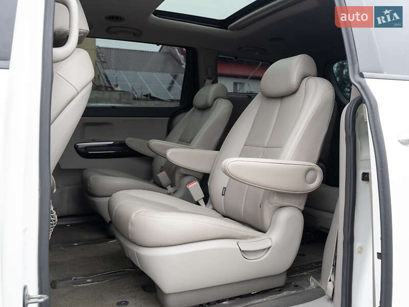 Мінівен Kia Carnival 2014 в Одесі