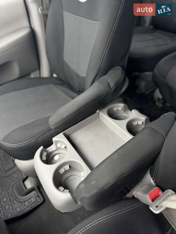 Минивэн Kia Carnival 2007 в Мукачево фото 18 Минивэн Kia Carnival 2007 в Мукачево