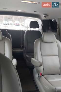 Минивэн Kia Carnival 2014 в Полтаве