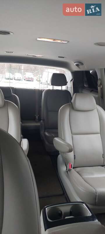 Минивэн Kia Carnival 2014 в Полтаве