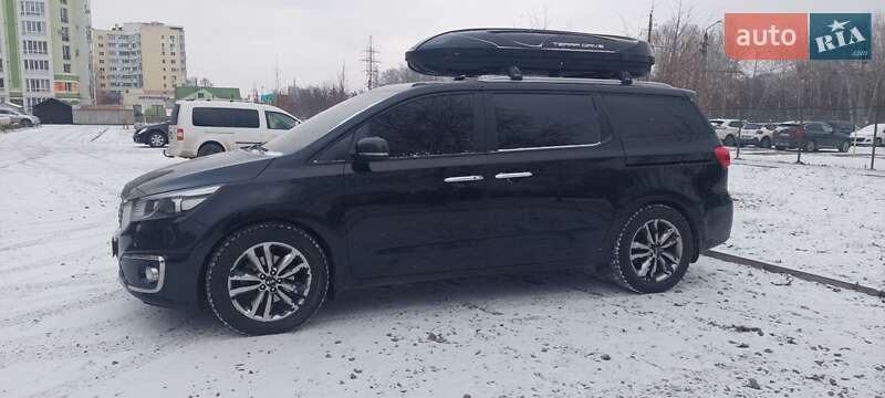 Минивэн Kia Carnival 2014 в Полтаве