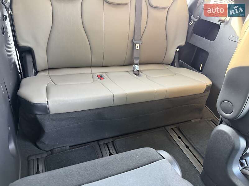Минивэн Kia Carnival 2024 в Киеве фото 18 Минивэн Kia Carnival 2024 в Киеве