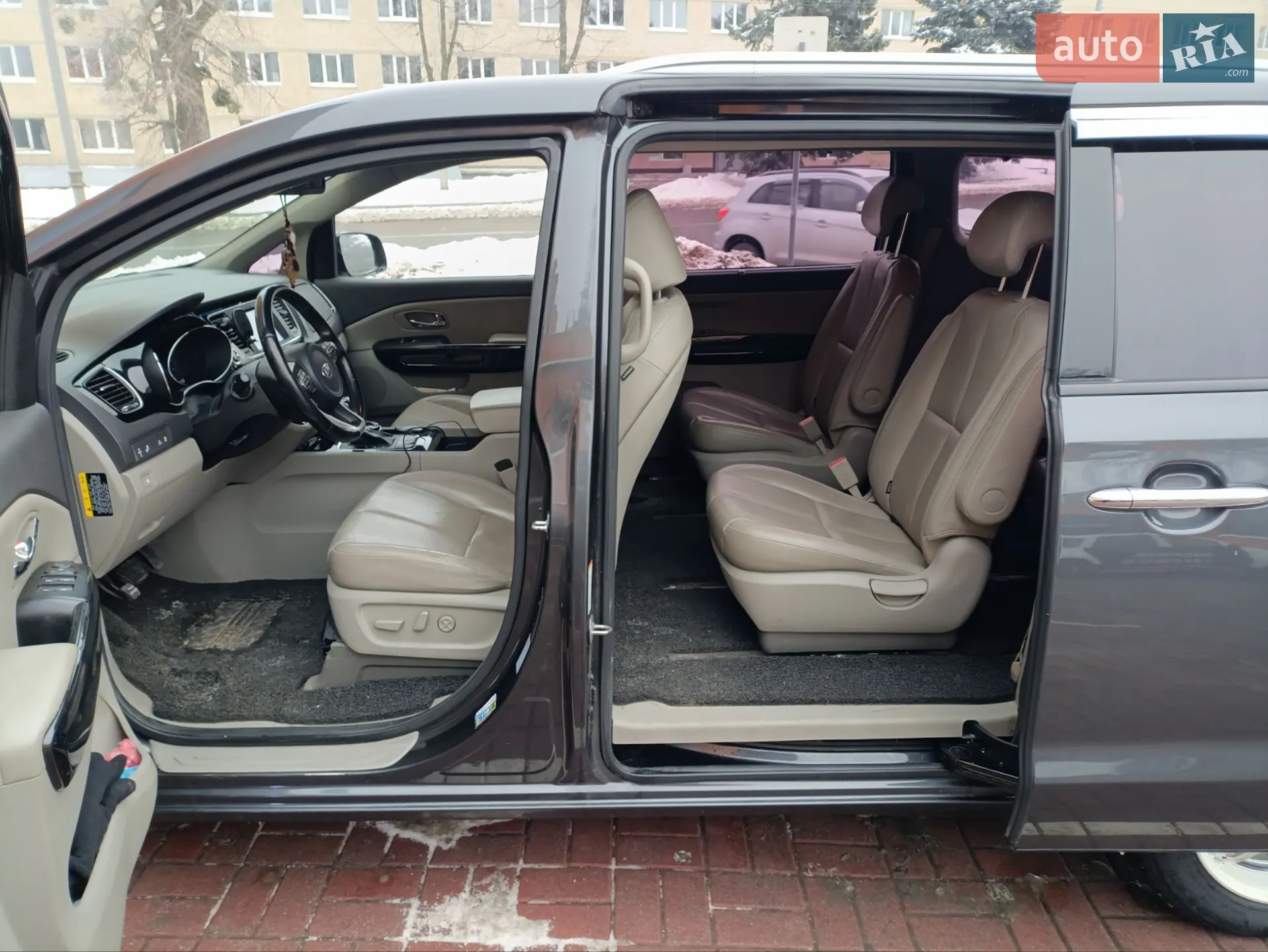 2018 Kia Carnival - мініатюра 18