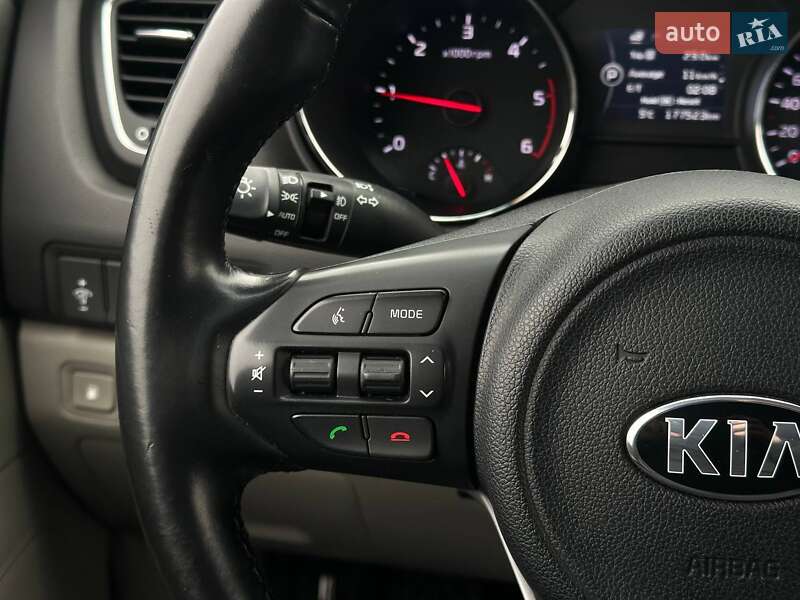 Минивэн Kia Carnival 2017 в Одессе фото 24 Минивэн Kia Carnival 2017 в Одессе