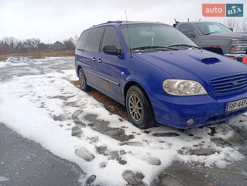 Минивэн Kia Carnival 2004 в Краматорске