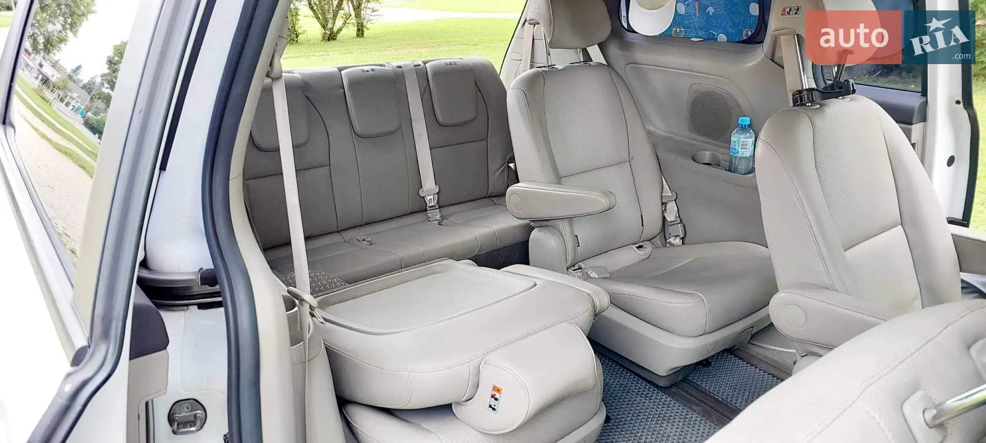 2016 Kia Carnival - мініатюра 8