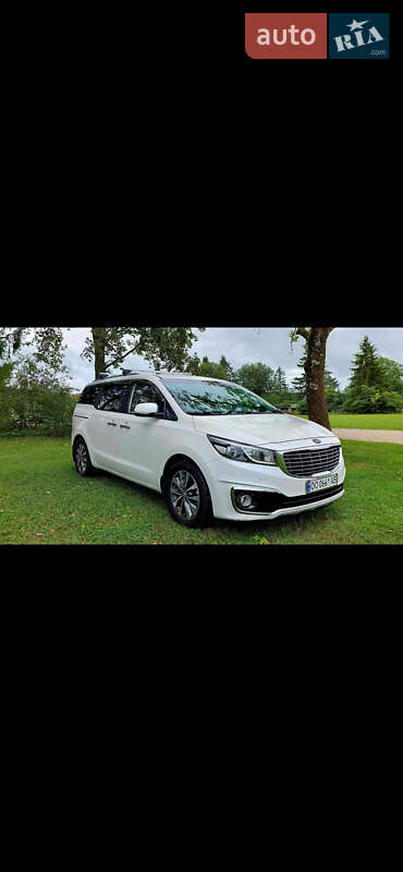 Минивэн Kia Carnival 2016 в Ивано-Франковске