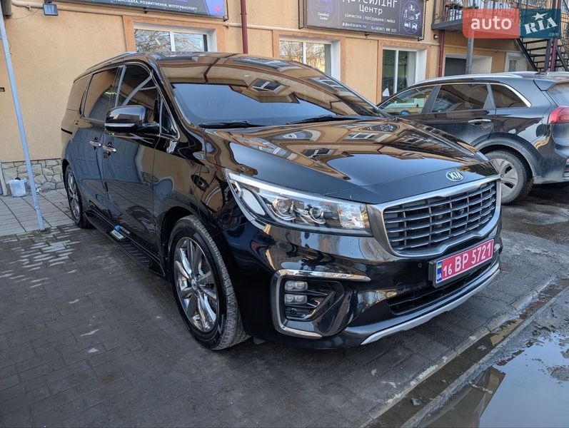 Минивэн Kia Carnival 2018 в Тернополе