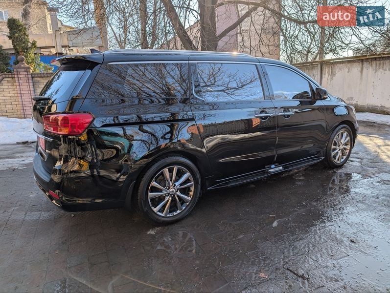 Минивэн Kia Carnival 2018 в Тернополе