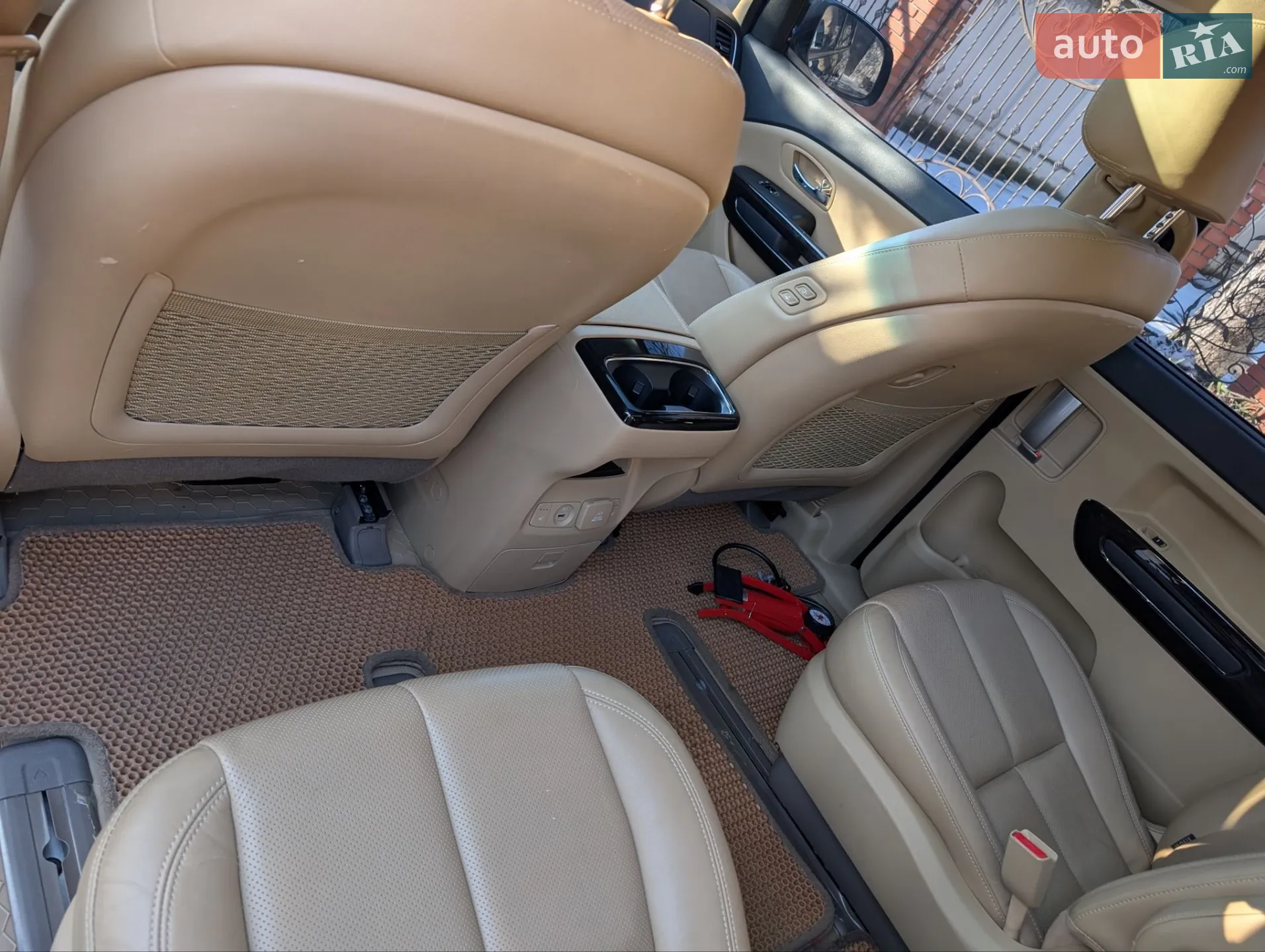 2018 Kia Carnival - мініатюра 26