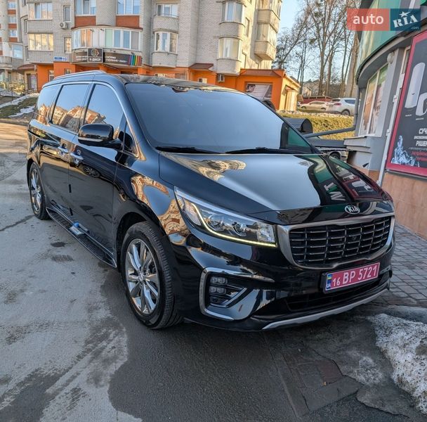 Минивэн Kia Carnival 2018 в Тернополе
