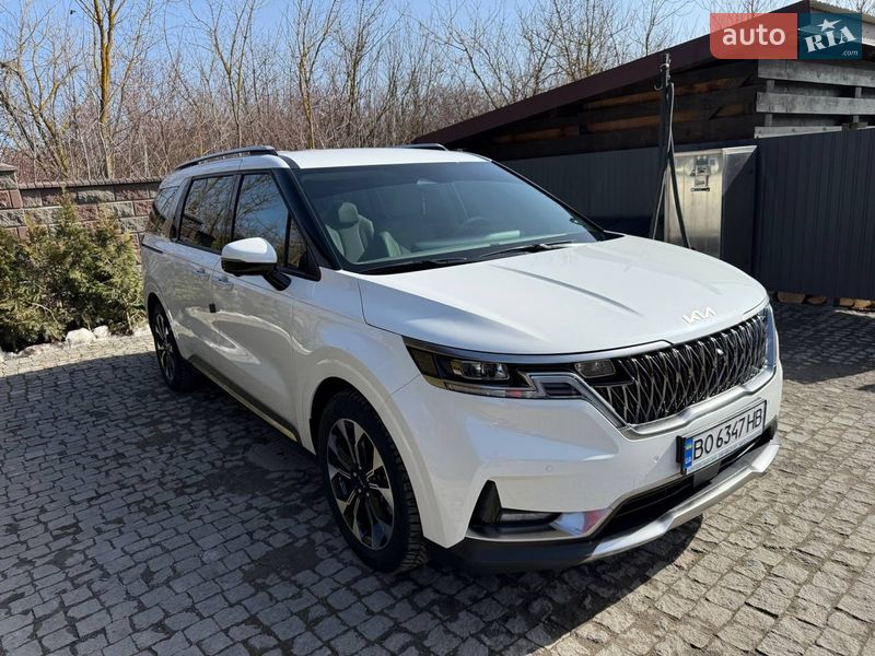 Минивэн Kia Carnival 2023 в Тернополе