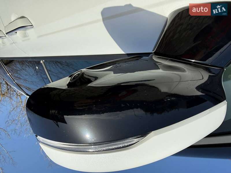 Минивэн Kia Carnival 2023 в Тернополе