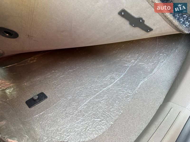 Минивэн Kia Carnival 2023 в Тернополе