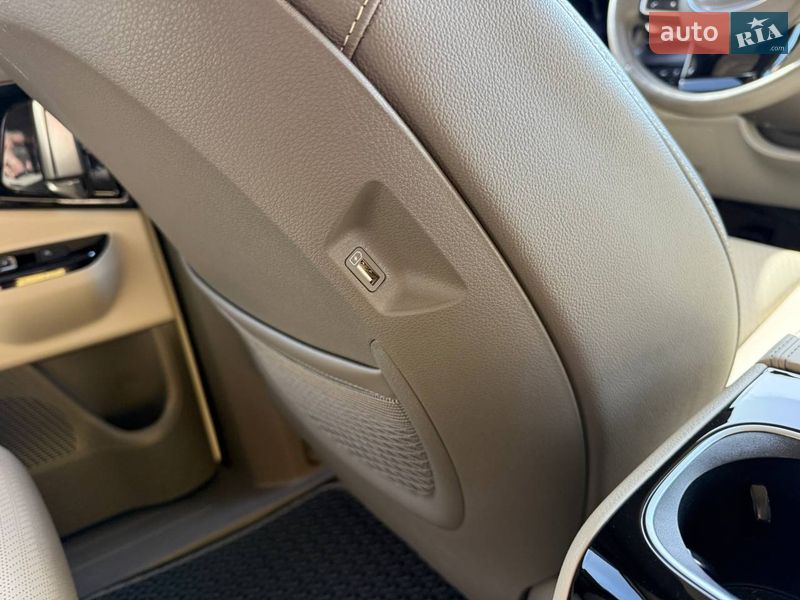 Минивэн Kia Carnival 2023 в Тернополе