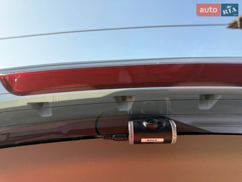 Минивэн Kia Carnival 2023 в Тернополе