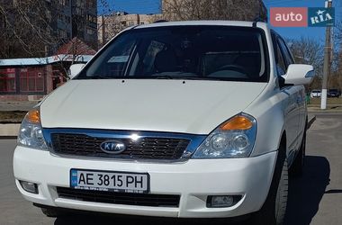 Минивэн Kia Carnival 2011 в Южном