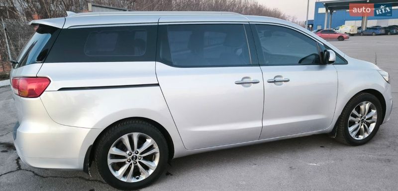 Минивэн Kia Carnival 2015 в Харькове фото 4 Минивэн Kia Carnival 2015 в Харькове