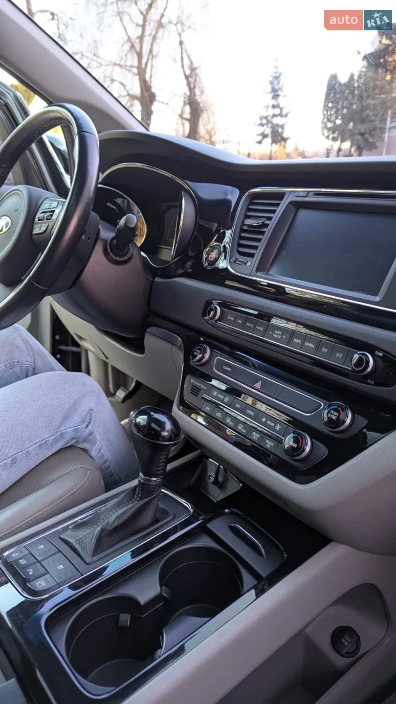 2015 Kia Carnival - мініатюра 16