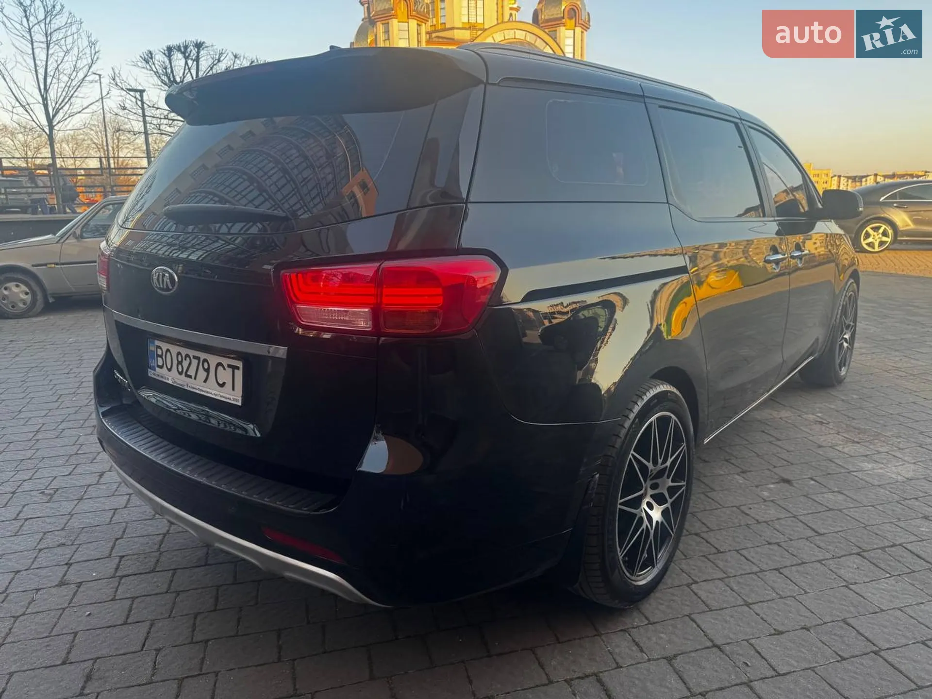 2015 Kia Carnival - мініатюра 3