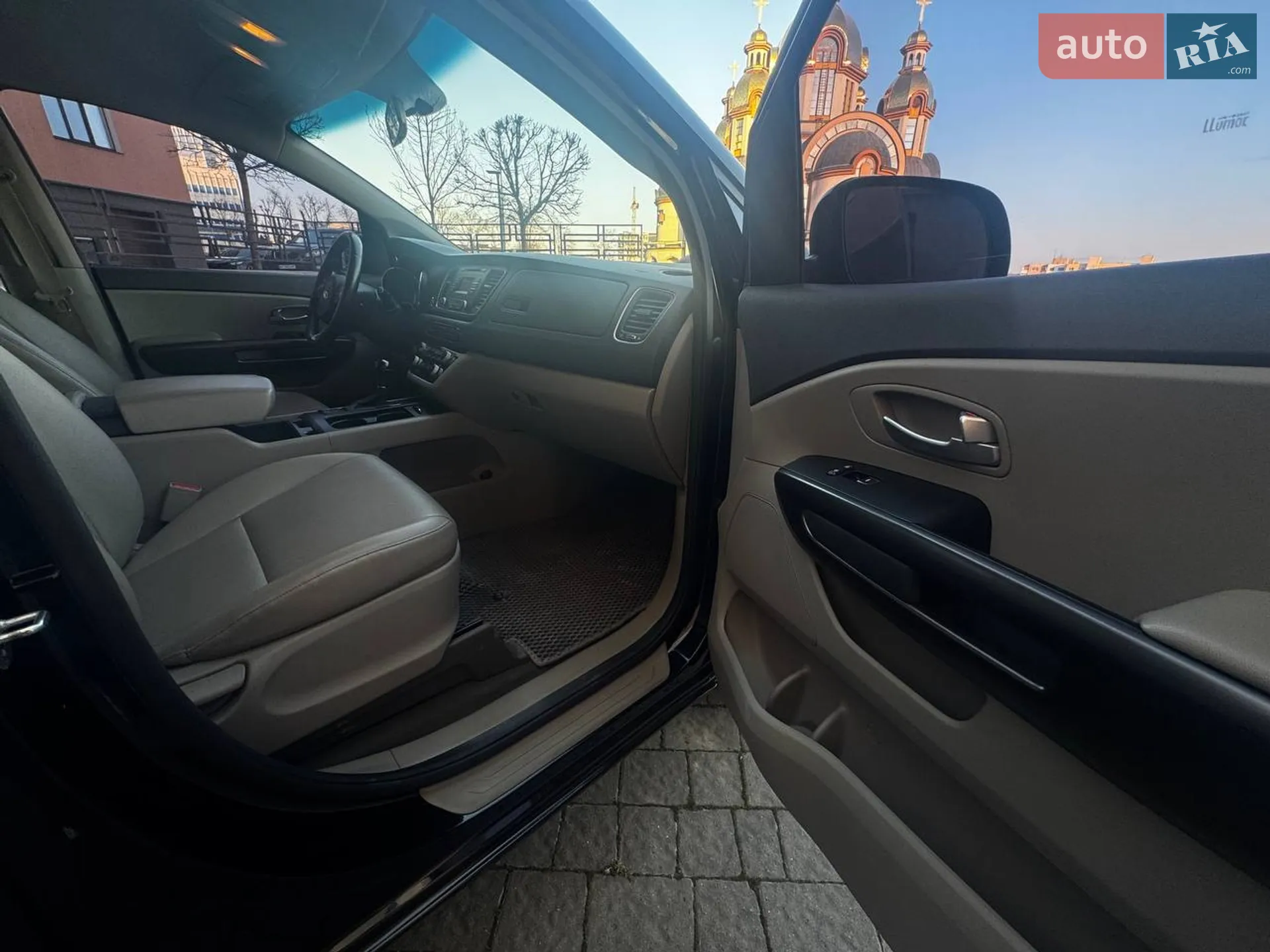 2015 Kia Carnival - мініатюра 8