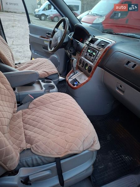 Мінівен Kia Carnival 2004 в Львові